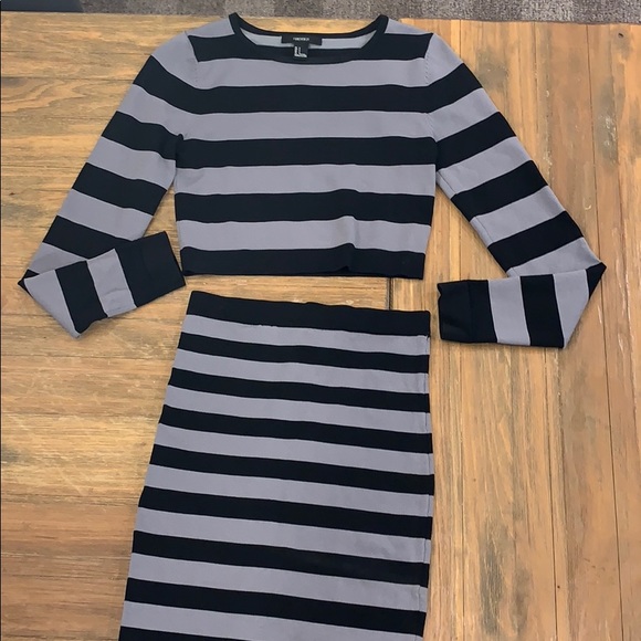 Forever 21 Dresses & Skirts - Body con skirt and crop top set striped Forever 21 Dresses & Skirts - Body con skirt and crop top set striped